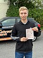 Absolvent/in der Fahrschule