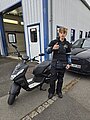 Absolvent/in der Fahrschule