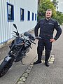 Absolvent/in der Fahrschule