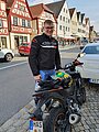 Absolvent/in der Fahrschule