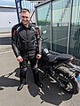 Absolvent/in der Fahrschule