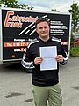 Absolvent/in der Fahrschule