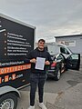Absolvent/in der Fahrschule