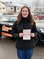 Absolventin der Fahrschule 2026