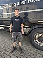 Absolvent/in der Fahrschule