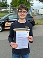 Absolvent/in der Fahrschule