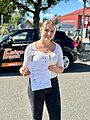 Absolvent/in der Fahrschule