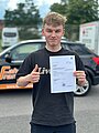 Absolvent/in der Fahrschule