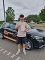 Absolvent/in der Fahrschule