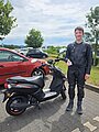 Absolvent/in der Fahrschule