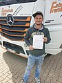 Absolvent/in der Fahrschule