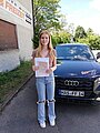 Absolvent/in der Fahrschule