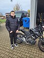 Absolvent/in der Fahrschule