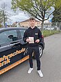 Absolvent/in der Fahrschule