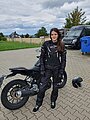 Absolvent/in der Fahrschule