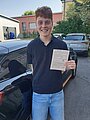 Absolvent/in der Fahrschule