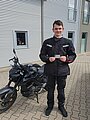 Absolvent/in der Fahrschule