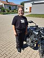 Absolvent/in der Fahrschule