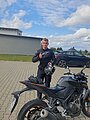 Absolvent/in der Fahrschule