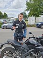 Absolvent/in der Fahrschule