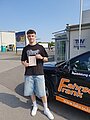 Absolvent/in der Fahrschule