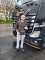 Absolvent/in der Fahrschule