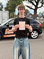 Absolvent/in der Fahrschule