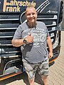 Absolvent/in der Fahrschule