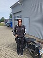 Absolvent/in der Fahrschule
